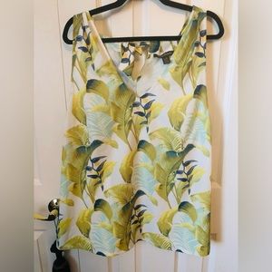 Tommy Bahama Size Large Tropical silk relax fit sleeveless summer vacation